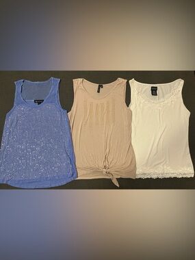 Women’s Sleeveless Tank Top Bundle Medium